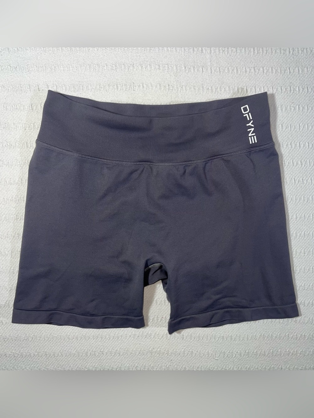 DFYNE Scrunch Butt High Rise Shorts Womens M Squat Proof Workout Gym Activewear